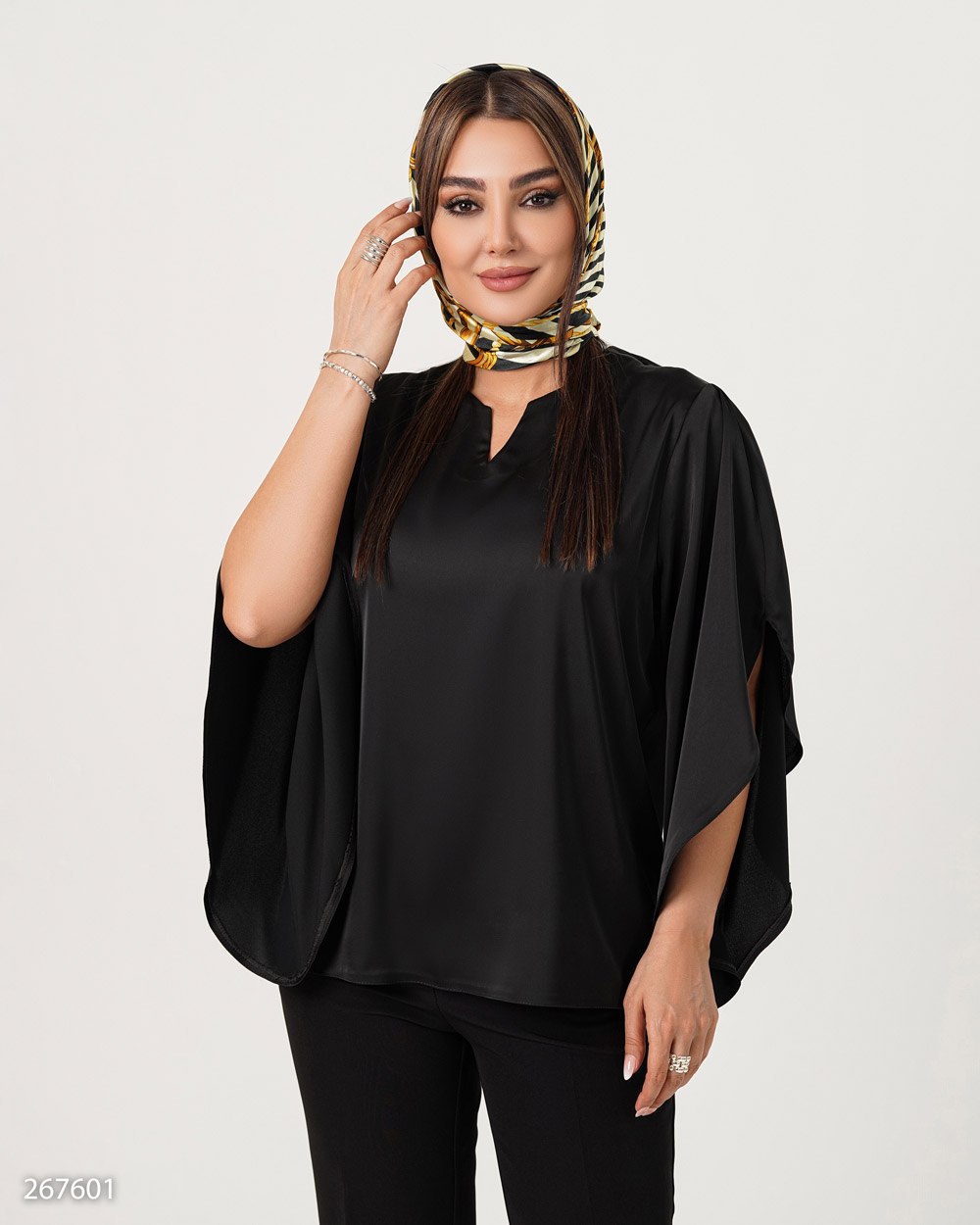 شومیز جلو بسته آستین کلوش ساتن مهرتا