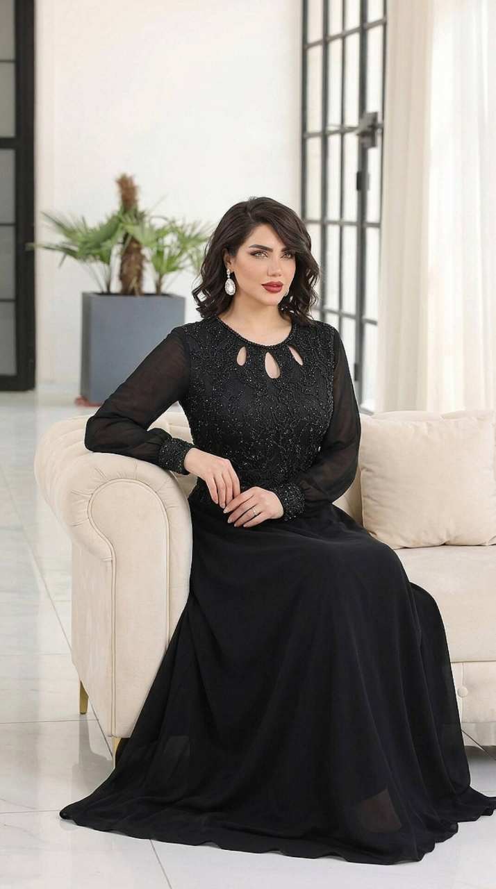 پیراهن مجلسی پوشیده ستاره