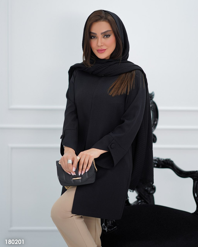 مانتو کاربردی یقه گرد آستین شیپوری ماجده